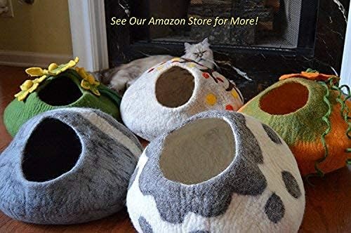 Wool Cat Toys - Silent Felt Balls for Small Pet Fetch and Play - Eco Friendly Quiet Wool Ball Toy for Cats and Kittens - Choose Your Colors - Pink