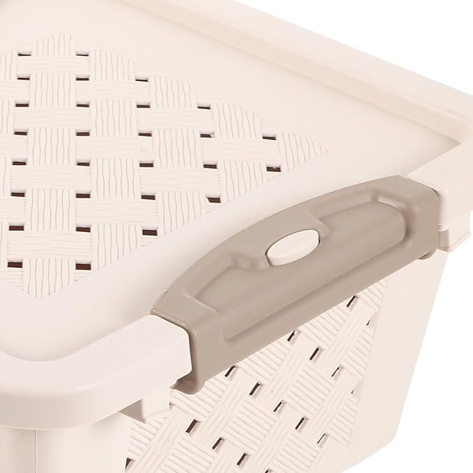 Hamster Carrier Box Plastic Small Pet Transport Box Breathable Travel Carrier with Spacious Interior Easy to Clean for Hamsters and Small Animals
