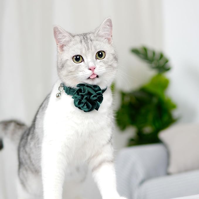 azuza 2 Pack Cat Collar Floral with Bell and Removable Flower Bowtie Breakaway Adjustable Velvet Fabric Cat Collar for Pets Festival Gift and Daily Decoration, Dark Green & Light Green