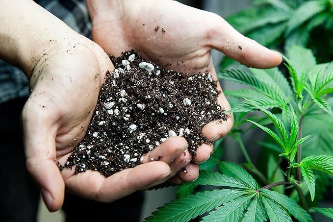 Gardenera Premium Happy Plant Potting Soil Mix - Optimal Nutrient-Rich Blend for Thriving and HIGH-Yield Herbal Plants - 4 Quart