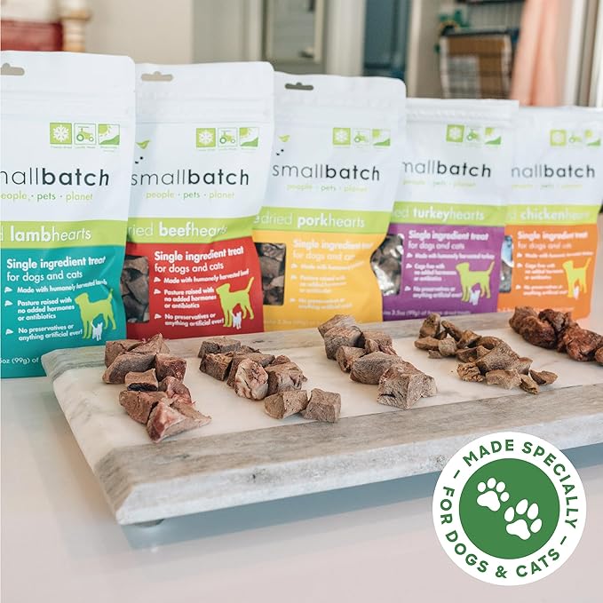 smallbatch Pets Premium Freeze-Dried Chicken Heart Treats for Dogs and Cats, 3.5 oz, Made and Sourced in The USA, Single Ingredient, Humanely Raise Meat, No Preservatives or Anything Artificial Ever