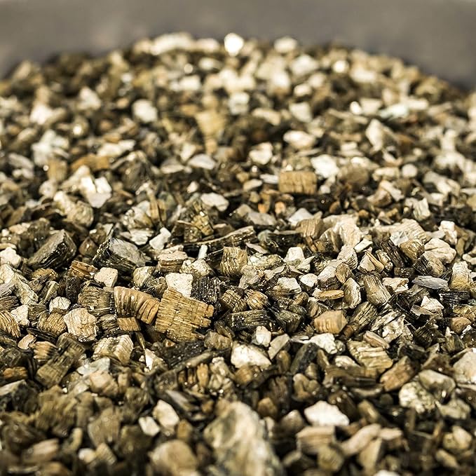 Horticultural Organic Vermiculite for Plants - Medium Grade - Natural Soil Additive for Gardening, Houseplants, Mushrooms, Potted Plants, Hydroponics, Terrariums (2 Quart)